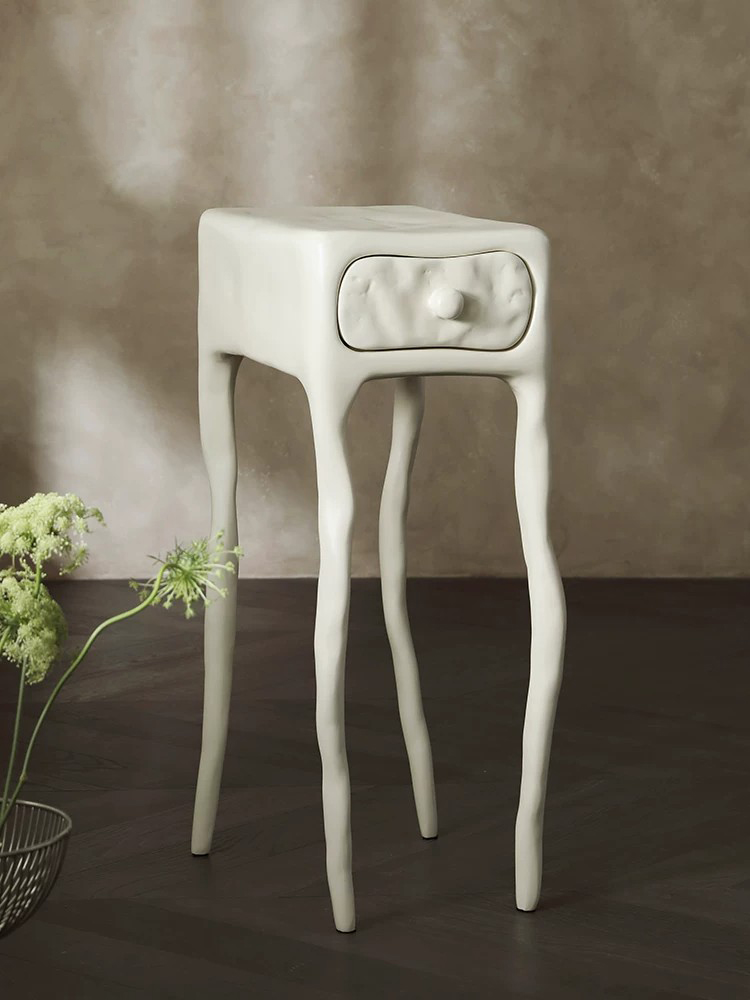 Meja Samping Bertekstur Tanah  - Tables ulasan dan harga