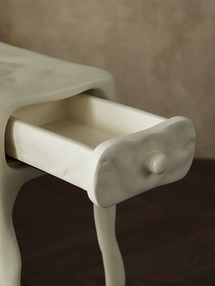 Meja Samping Bertekstur Tanah  - Tables ulasan dan harga
